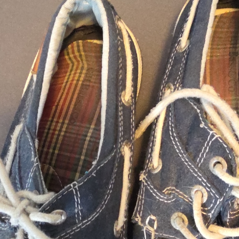 G.H. Bass & Co. Navy Canvas Boat Shoes with White Laces - Picture 4 of 5